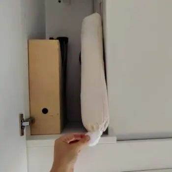 Závesný organizér na vrecká v kuchyni